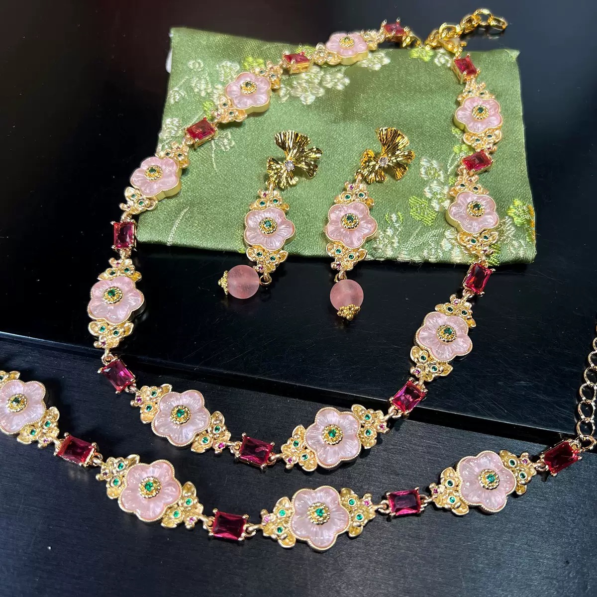 Vintage Floral Set – Necklace, Bracelet & Earrings - Image 8